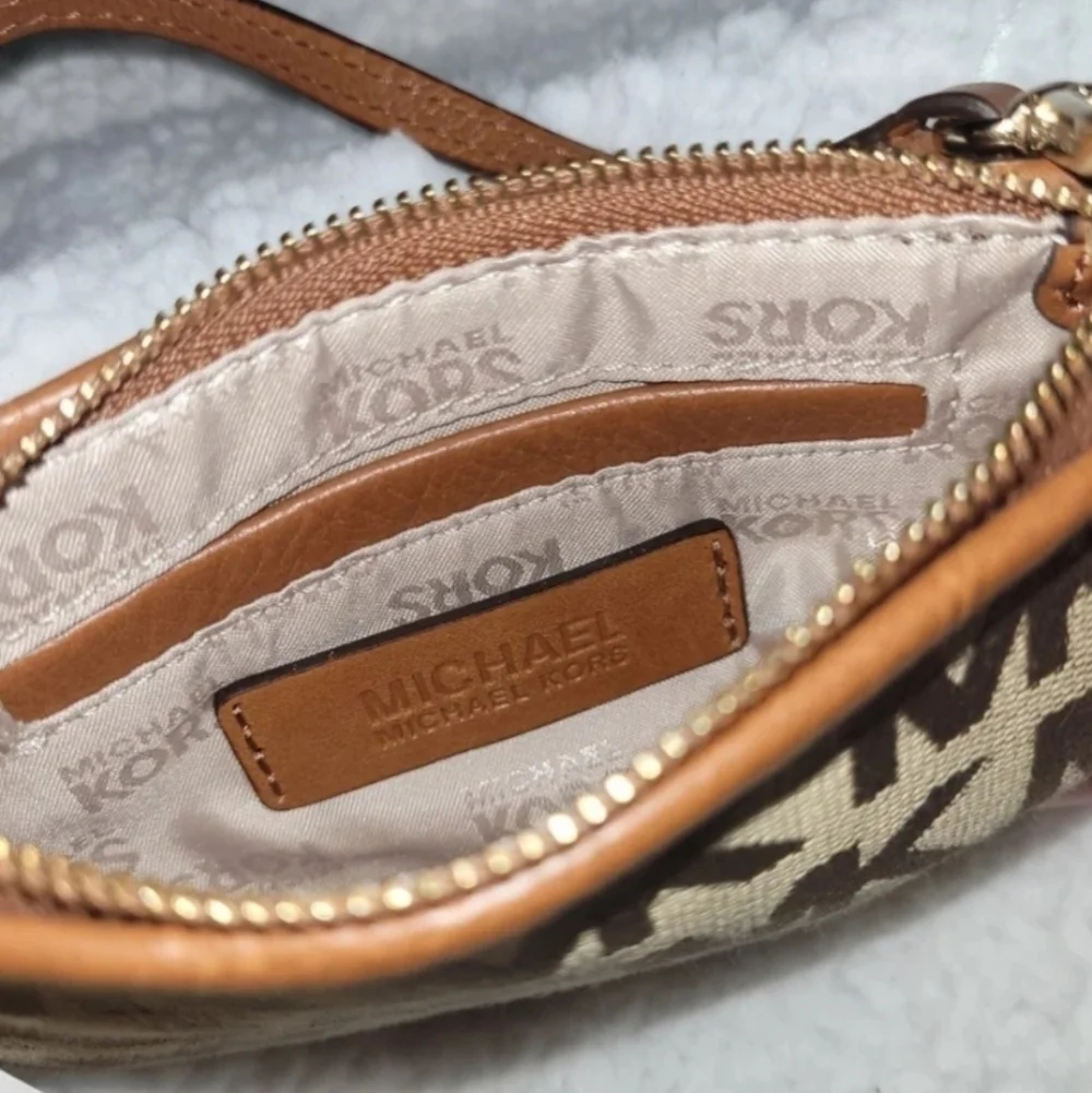 Michael Kors Jet Set Jacquard Signature Wristlet NEW